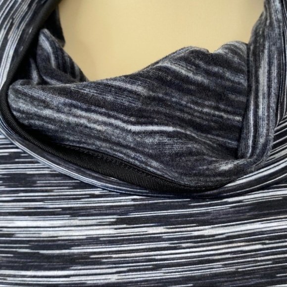 C9 by Champion Cowl Neck Sweatshirt - Picture 4 of 8